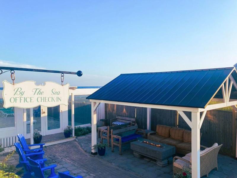 By The Sea Guests Bed Breakfast Suites image