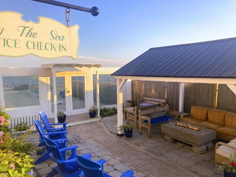 By The Sea Guests Bed Breakfast Suites image