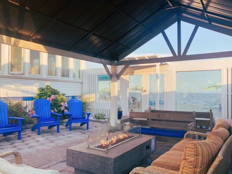 By The Sea Guests Bed Breakfast Suites image