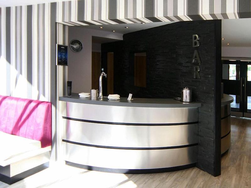 Damon S Hotel image