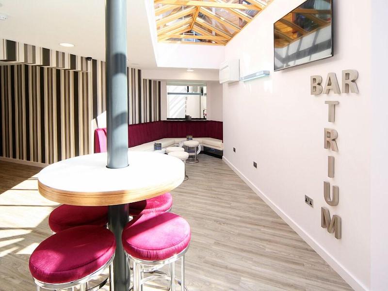 Damon S Hotel image