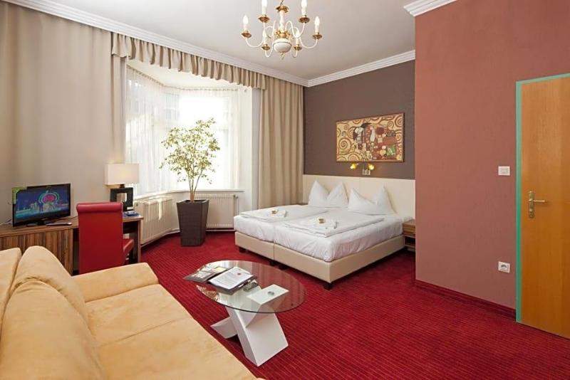 Stadthotel Hauser Eck image
