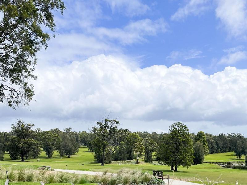 Oaks Ranch And Country Club image