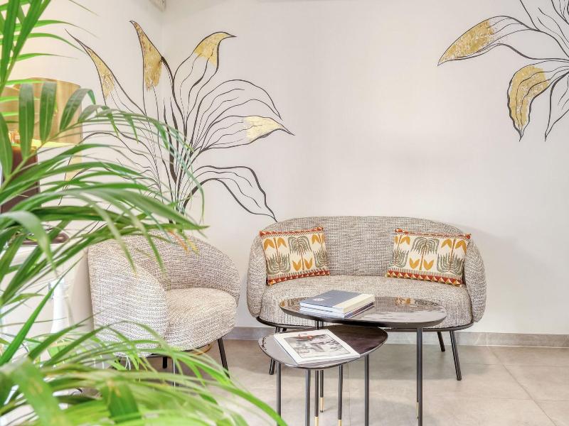 Anglade Hotel image