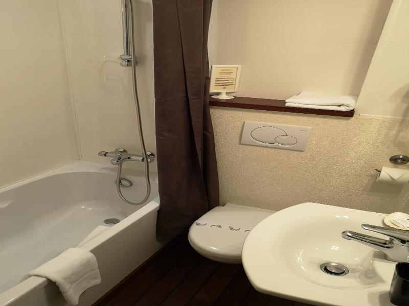 Hotel Aux Tamaris image
