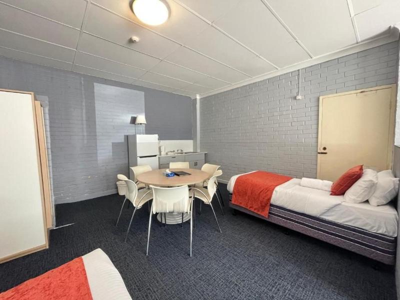 Princes Lodge Motel image