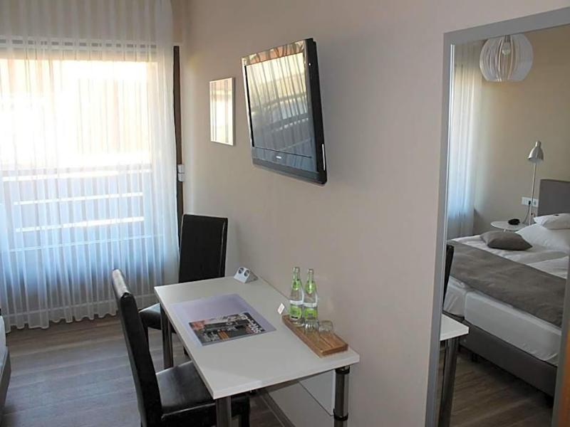 Hotel Garni Bellevue image