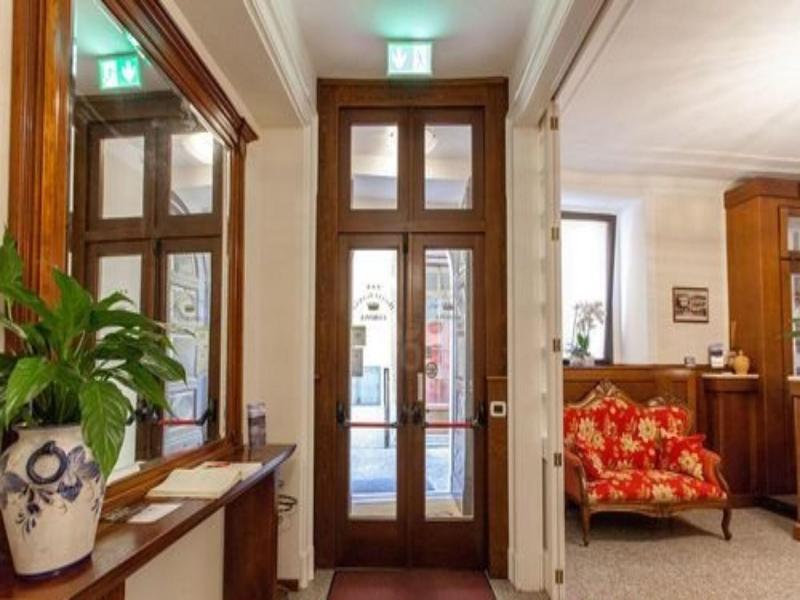 Hotel Garni Corona image