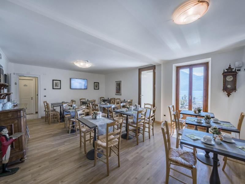 Hotel Garni Corona image