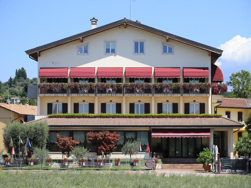 Hotel Da Roberto image