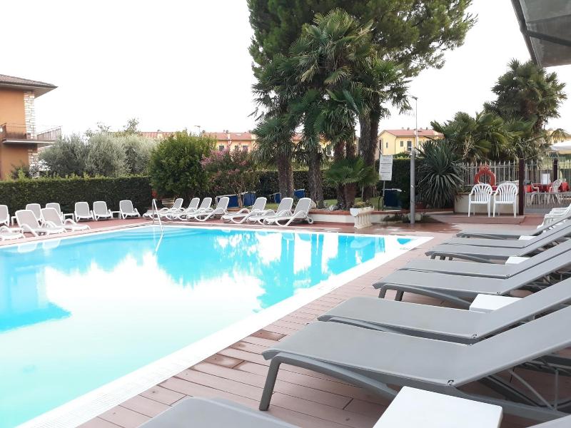 Hotel Da Roberto image