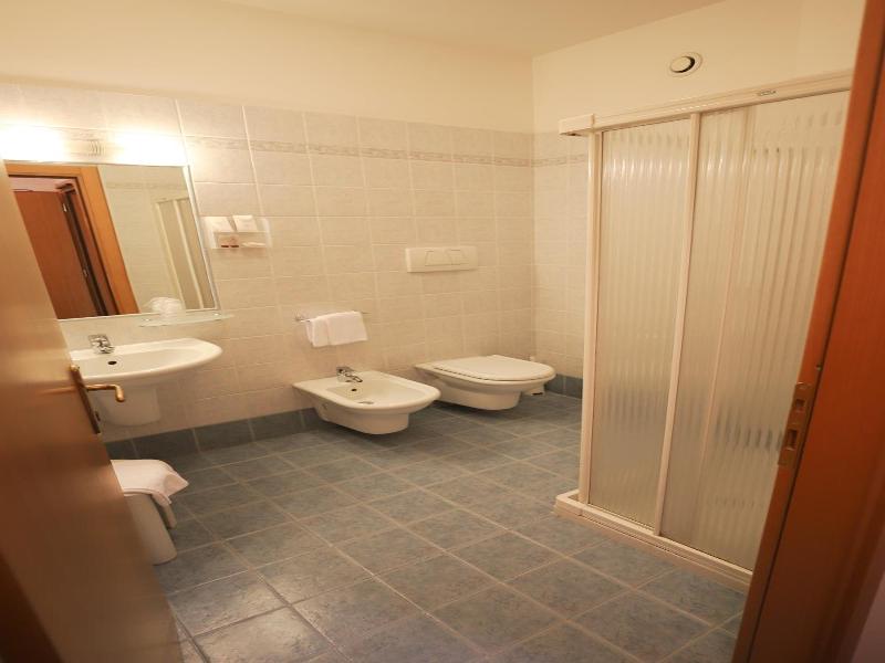 Hotel Da Roberto image