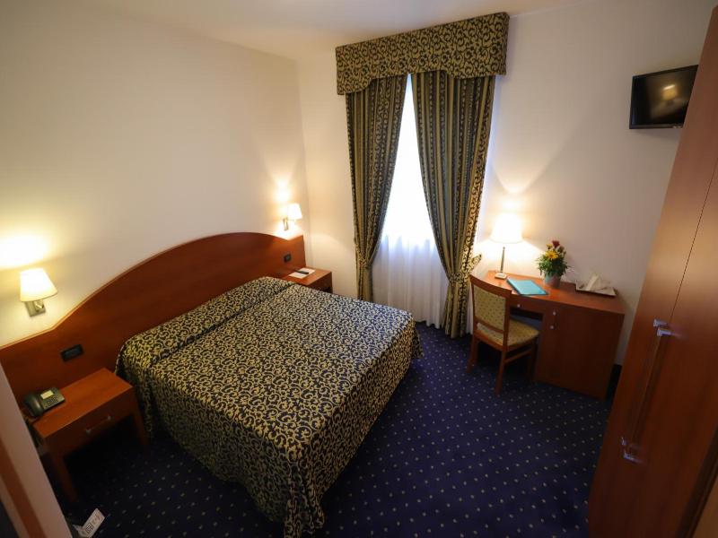 Hotel Da Roberto image