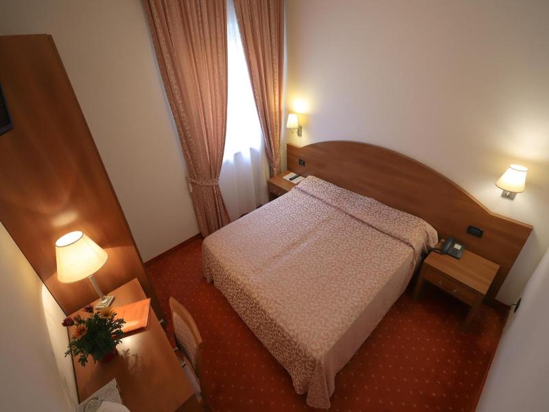 Hotel Da Roberto image