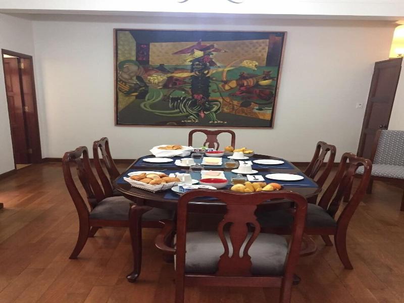 Larq A Park Rooms image