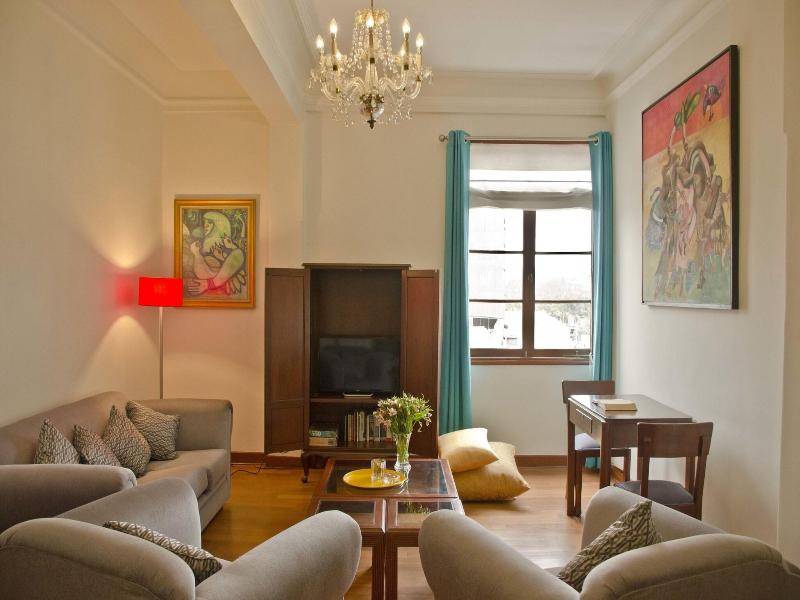 Larq A Park Rooms image