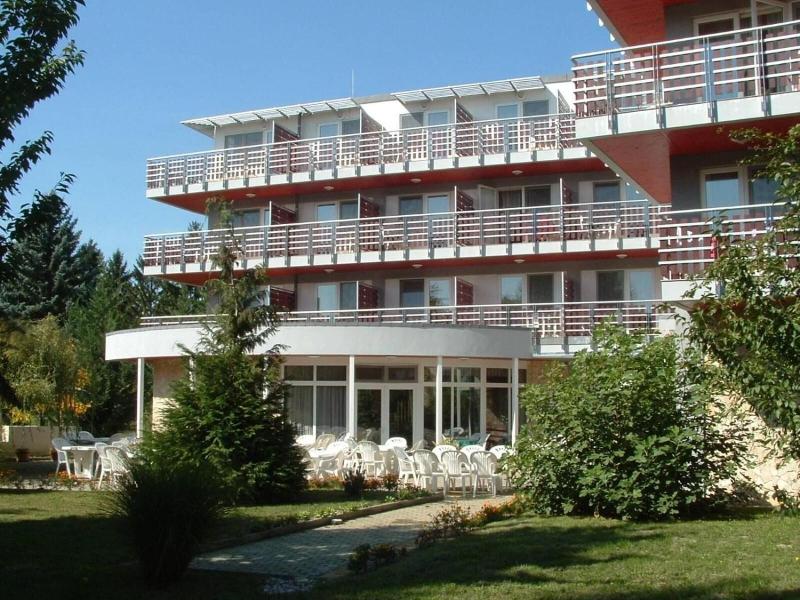 Well Hotel image