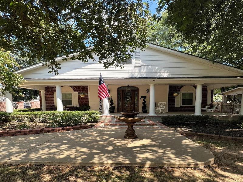 Opus House Bed And Breakfast image