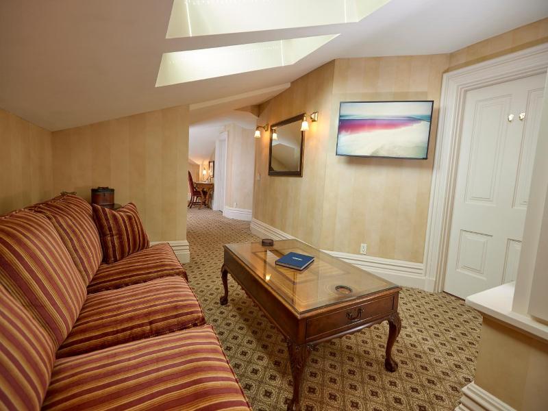 Mansion Hill Inn image