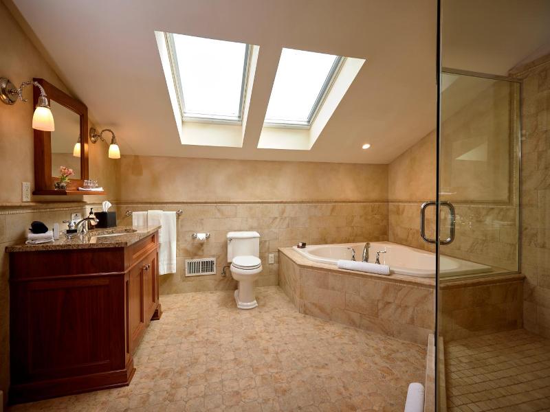Mansion Hill Inn image