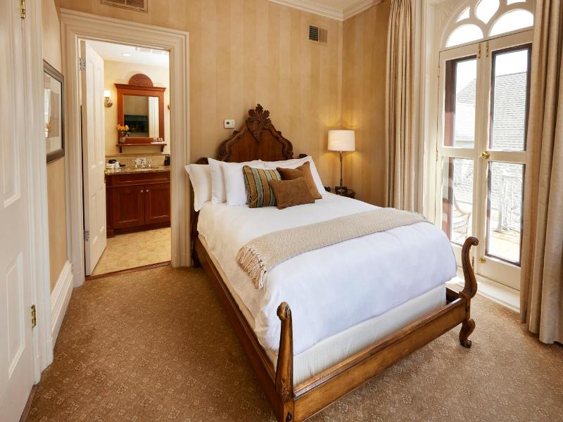 Mansion Hill Inn image