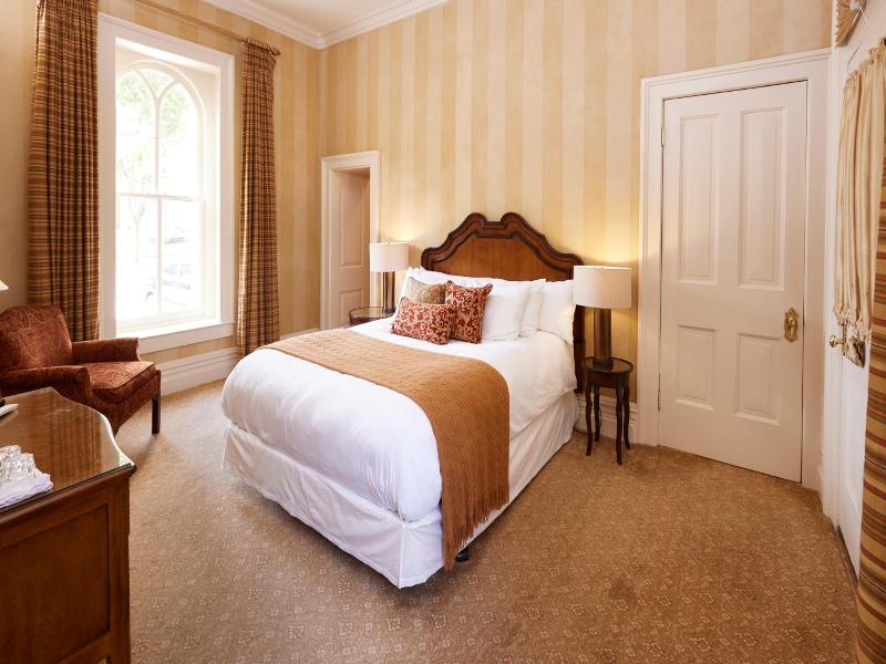 Mansion Hill Inn image