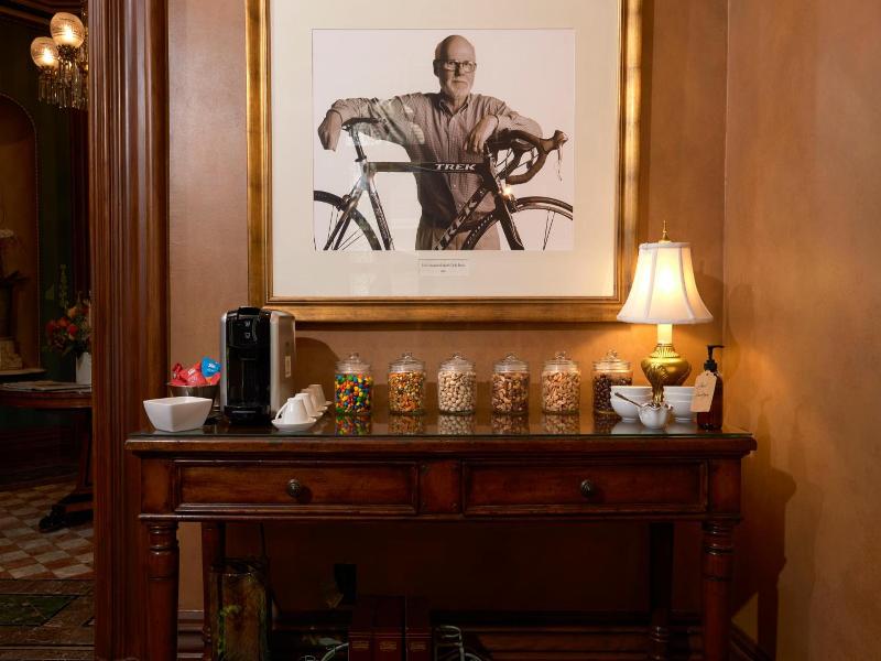 Mansion Hill Inn image