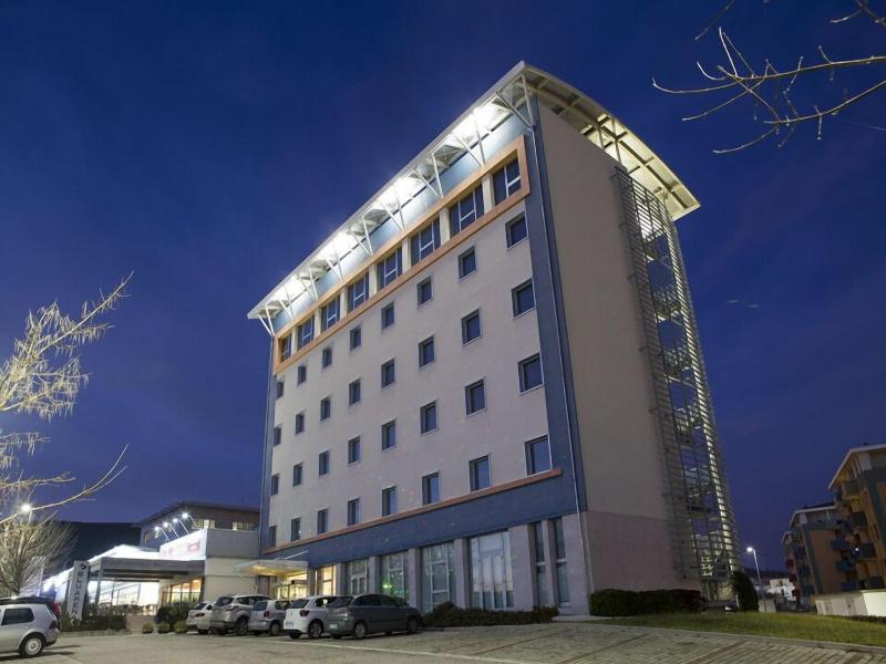 Blu Arena Hotel image
