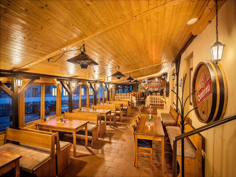 Hotel Zavis Z Falkenstejna image