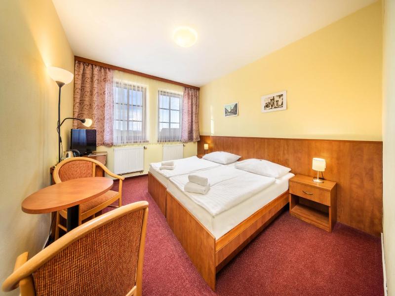 Hotel Zavis Z Falkenstejna image