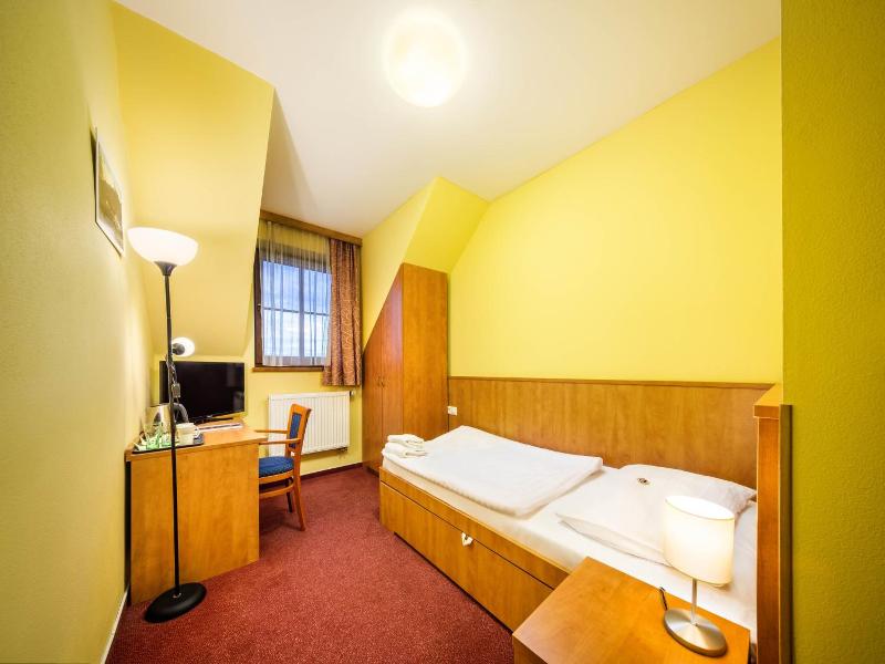 Hotel Zavis Z Falkenstejna image