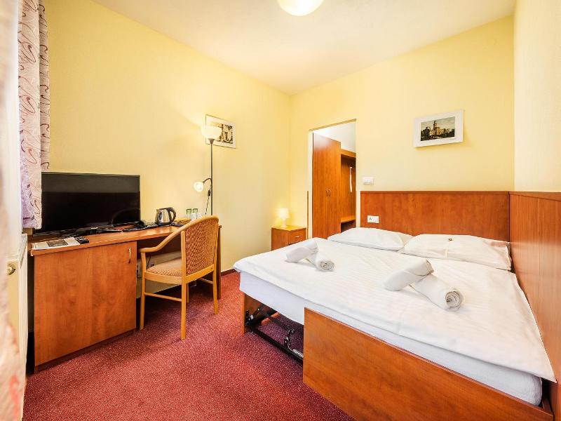 Hotel Zavis Z Falkenstejna image