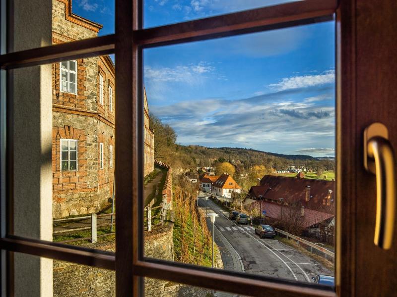 Hotel Zavis Z Falkenstejna image