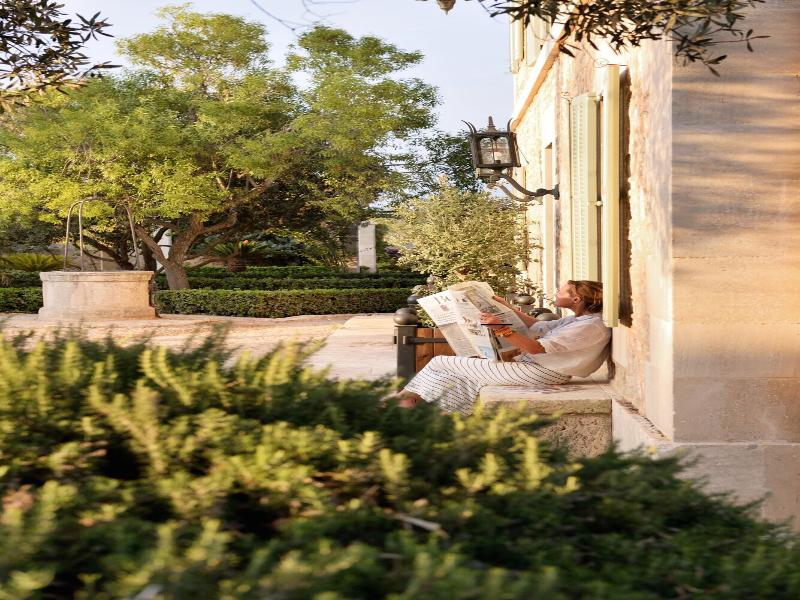 Cal Reiet Holistic Retreat image