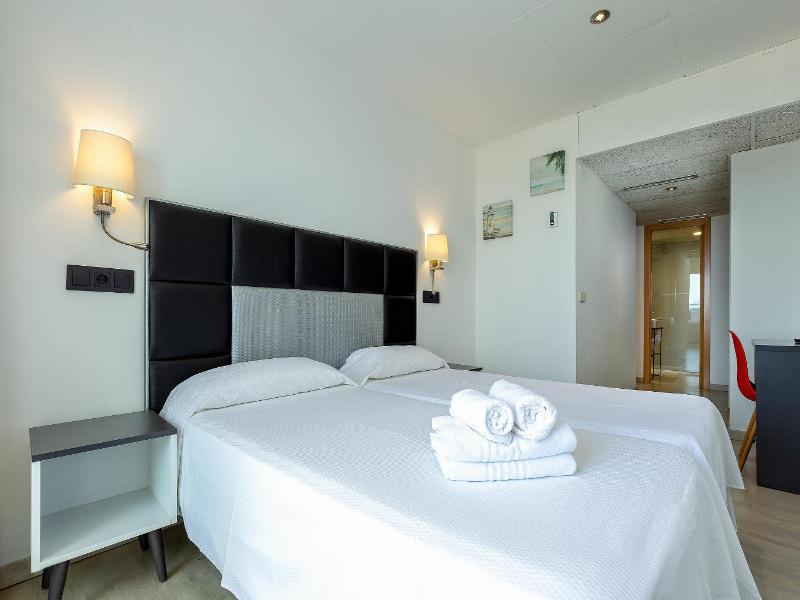 Hotel Vela image