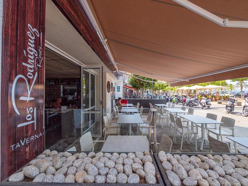 Hotel Vela image