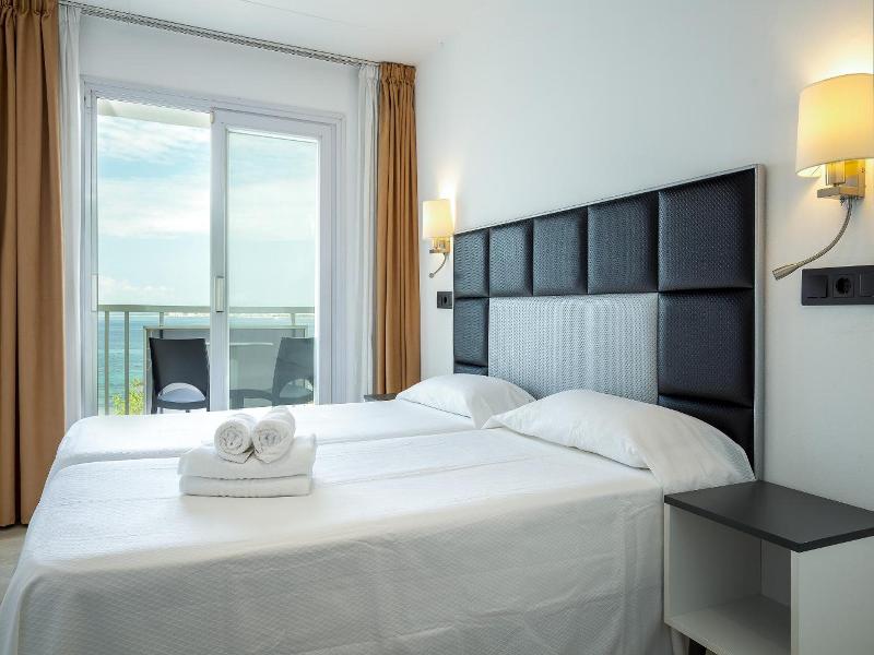 Hotel Vela image
