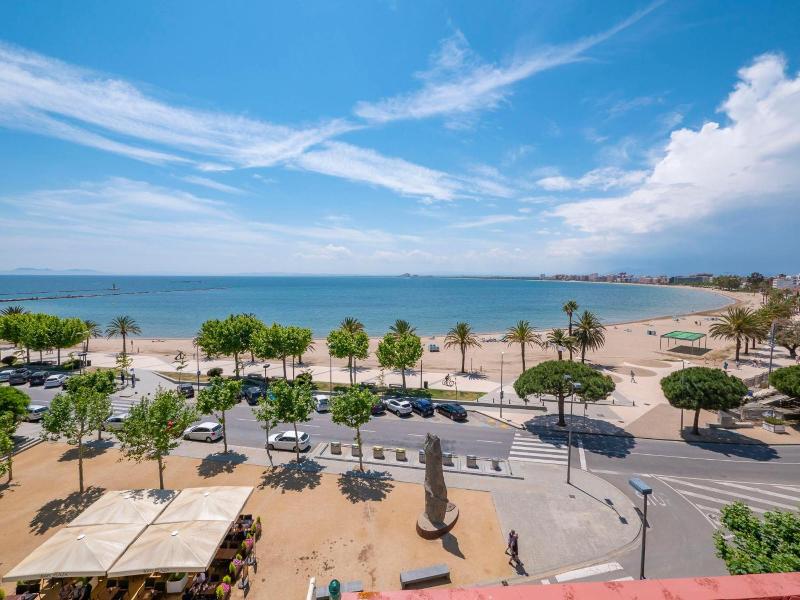 Hotel Vela image