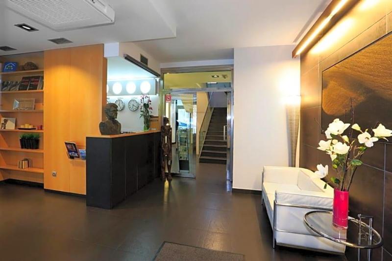 Hotel Txarriduna image