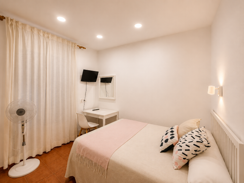 Hostal Bellas image