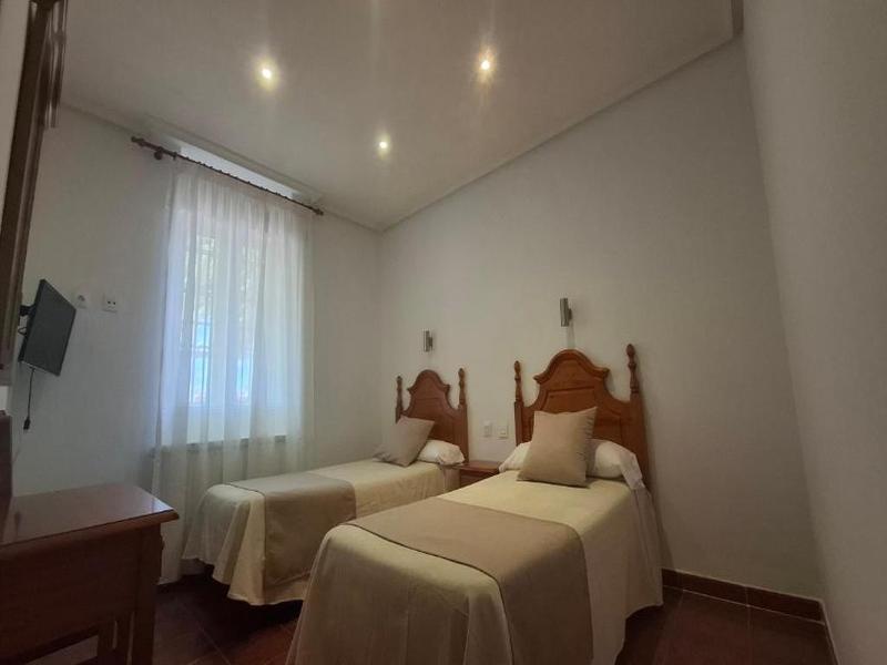 Hostal Bellas image