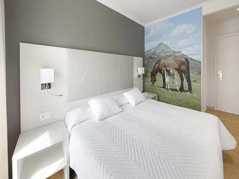 Hotel Loiola image