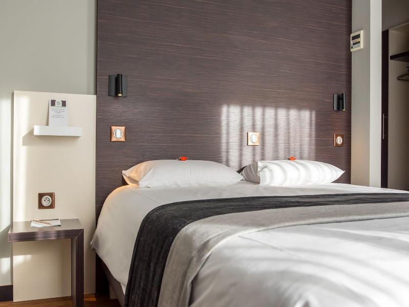 Le Merceny Motel image
