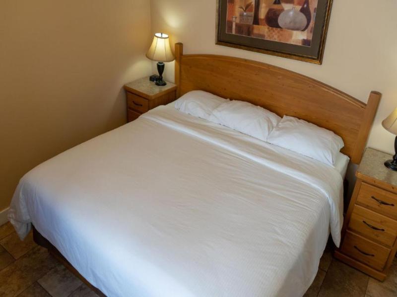 Sandy Beach Motel image