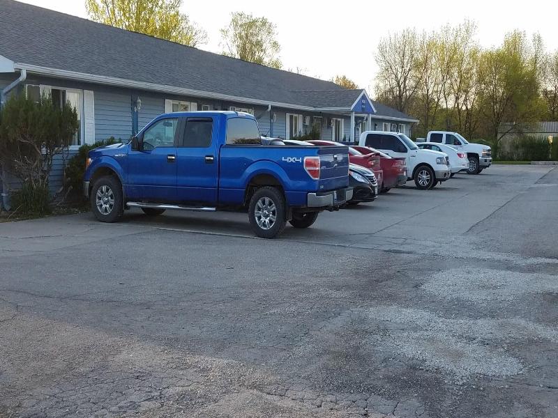 Burr Oak Motel