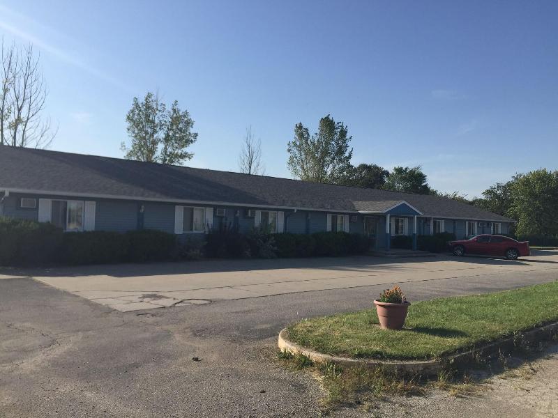 Burr Oak Motel