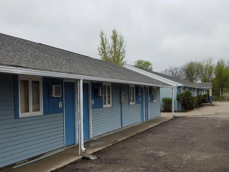 Burr Oak Motel