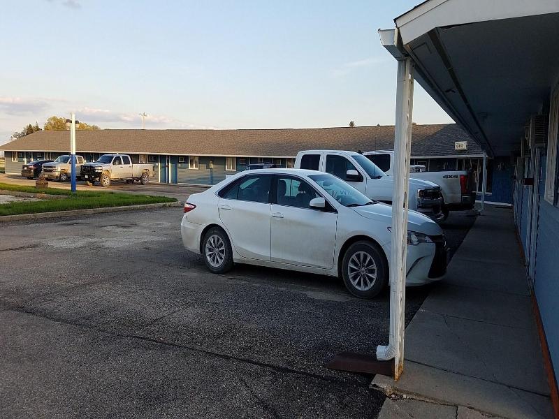 Burr Oak Motel