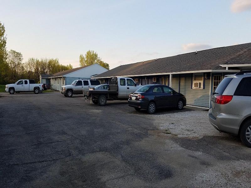 Burr Oak Motel