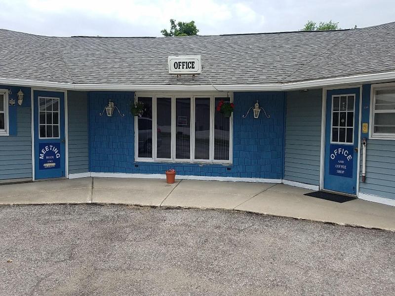 Burr Oak Motel